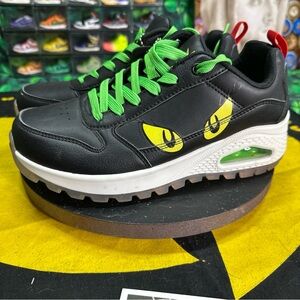 Skechers Dr Seuss Grinch ‘Your A Mean One’  Size 6.5W